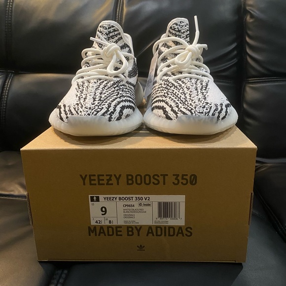 Yeezy 350 Boost “Zebras” - Picture 2 of 4